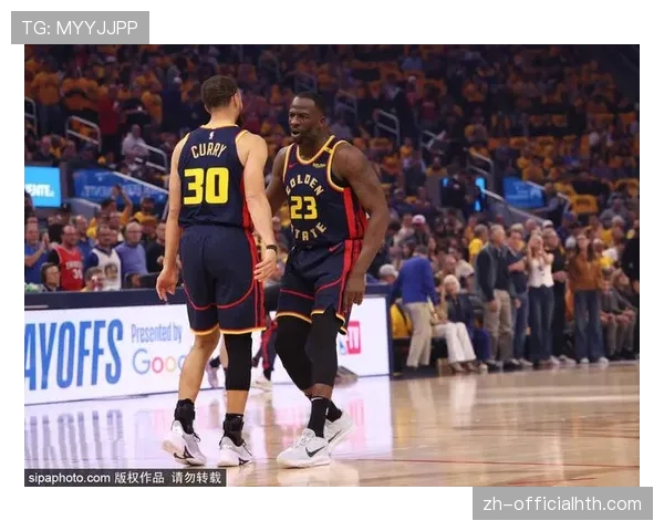 勇士新内线组合改变防守格局，戴维斯护筐解放格林